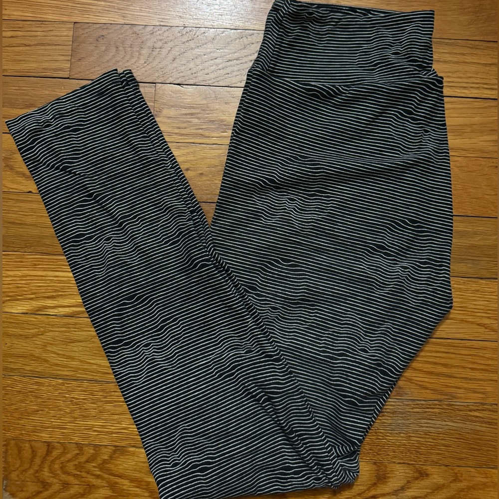 LuLaRoe Leggings Black, Off White, Hidden Minnie , size OS